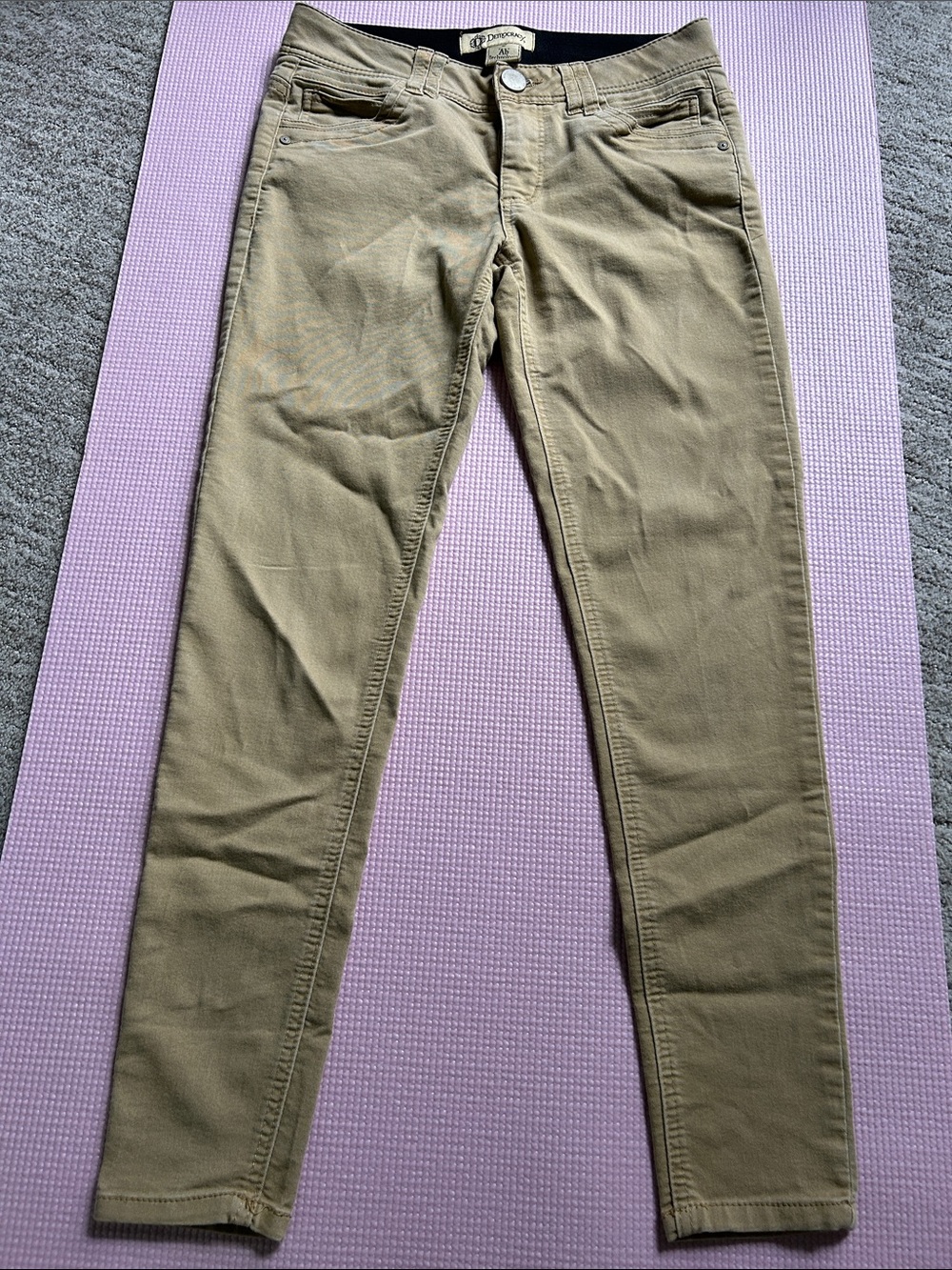 Democracy Skinny Jeans in Khaki Olive - Picture 4 of 4